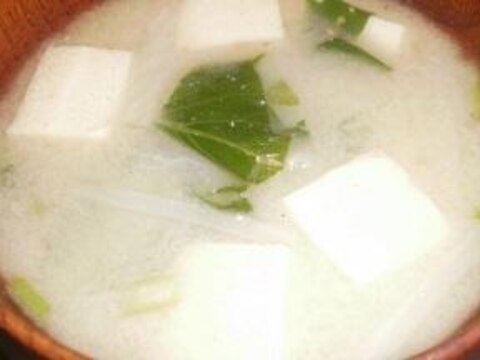 高野豆腐小松菜大根の味噌汁